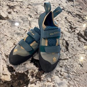 Electra rock climbing shoes